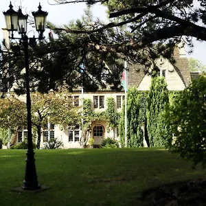 Hatton Court Otel
